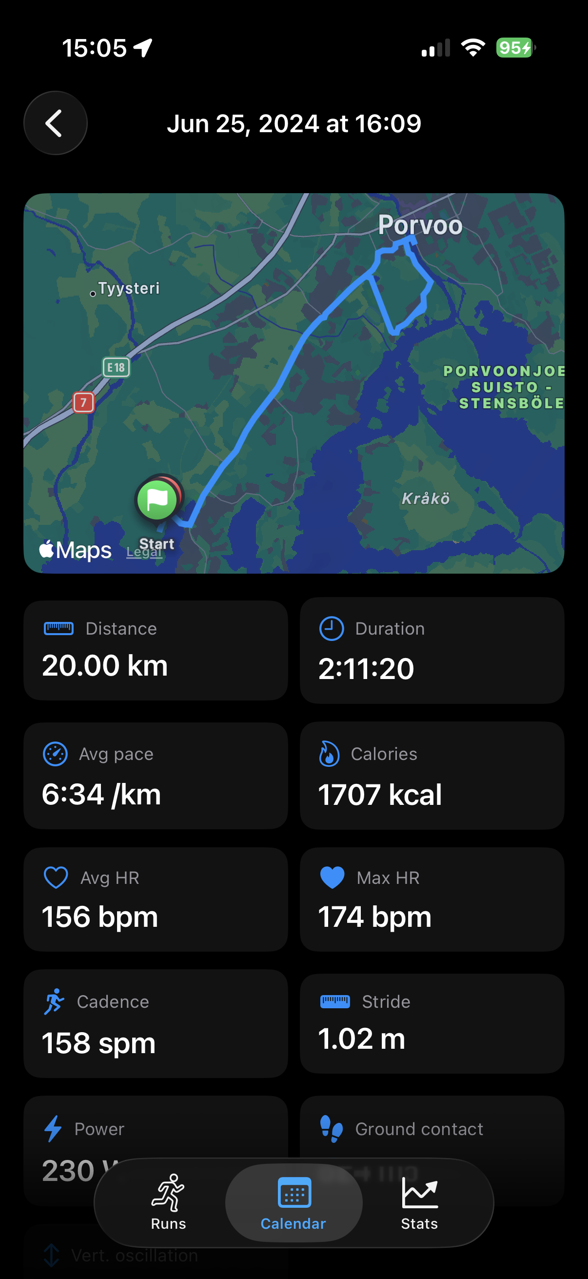 A 20 km run on dark mode with the same calm layout